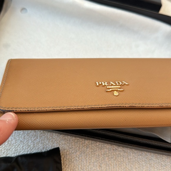 Prada - Picture 13 of 14